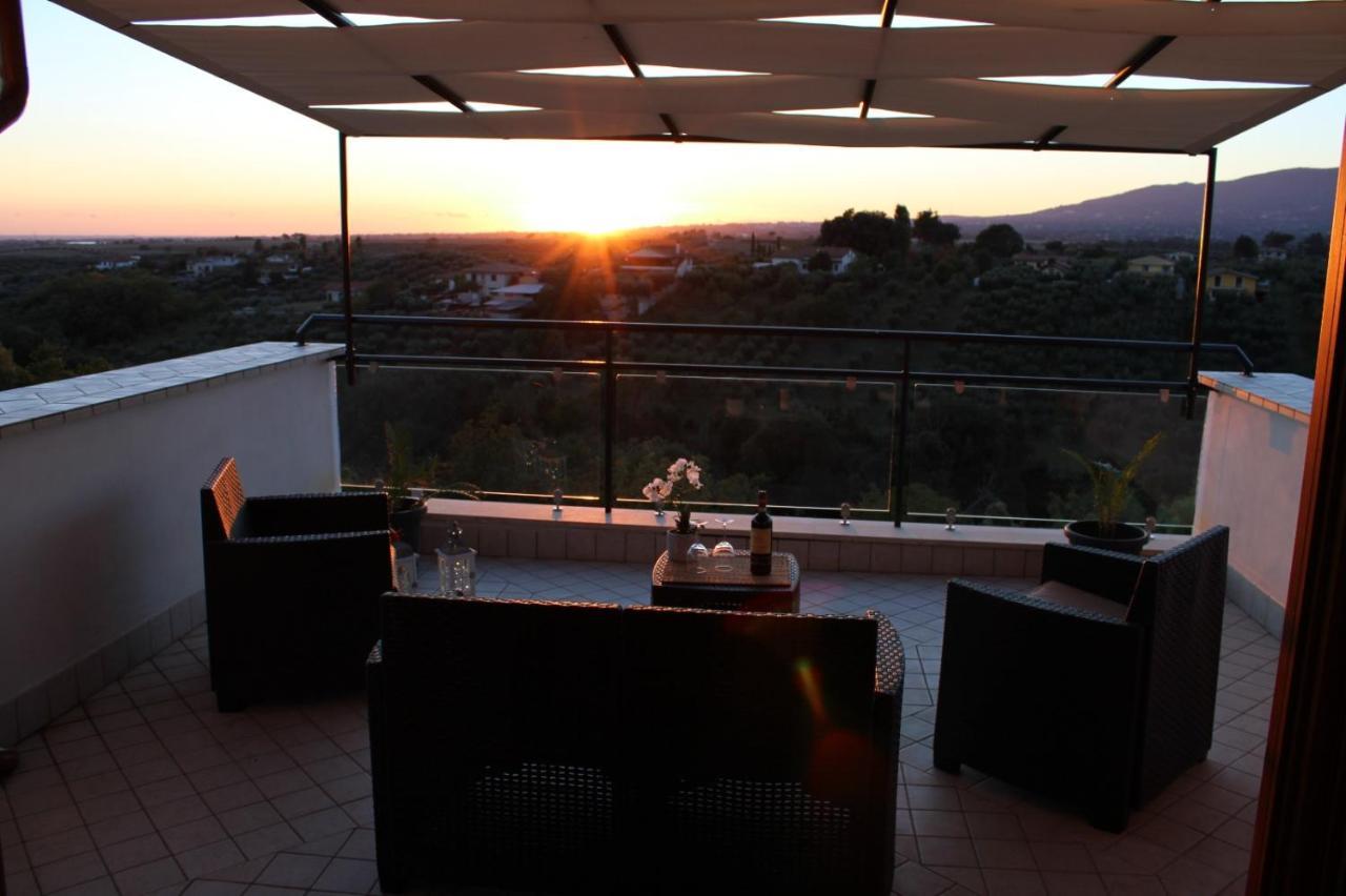 Ferienwohnung La Terrazza Sul Corso Giulianello Exterior foto